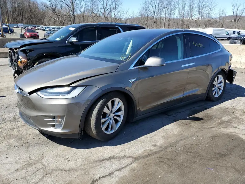 Tesla Model X 2016г.