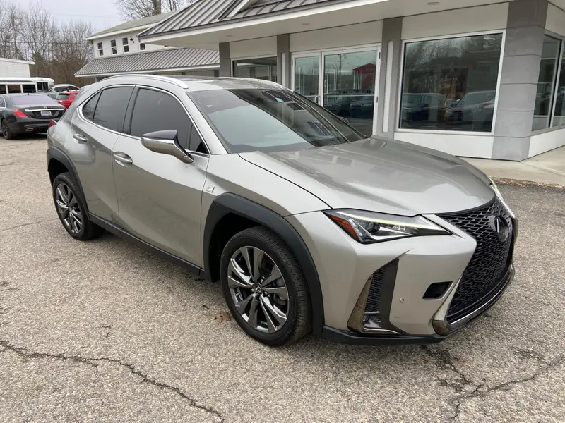 Lexus UX 200 2019г.
