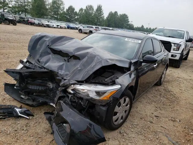 Nissan Altima 2020г.