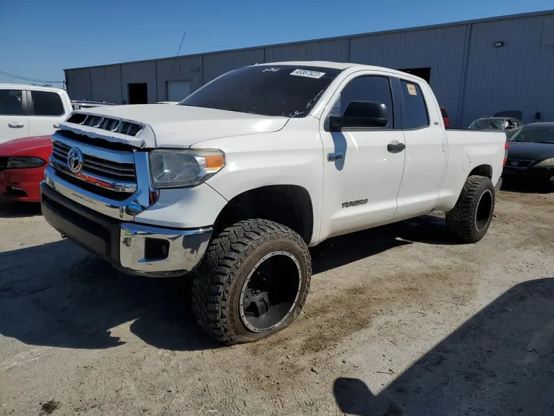 Toyota Tundra 2017г.