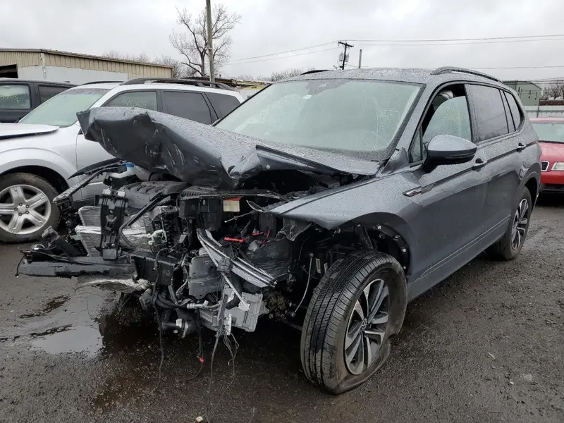 Volkswagen Tiguan 2023г.