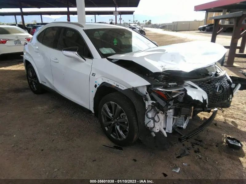 Lexus UX 250h 2022г.