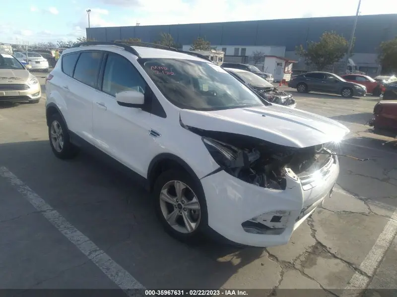 Ford Escape 2016г.