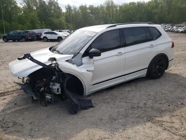 Volkswagen Tiguan 2023г.