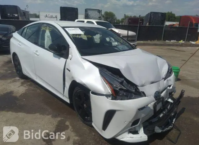 Toyota Prius 2021г.