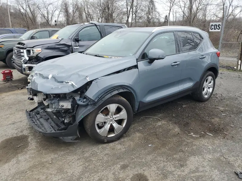 Volvo XC40 2022г.