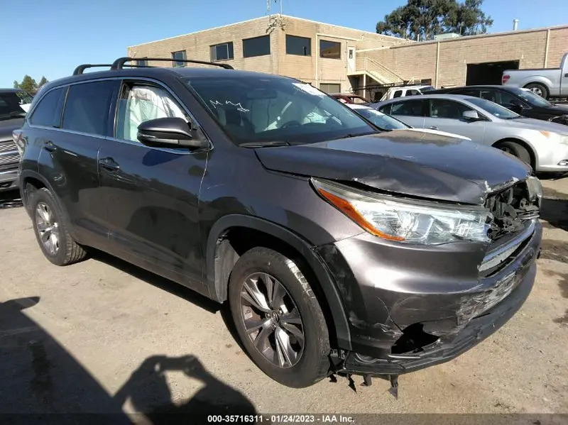 Toyota Highlander 2016г.