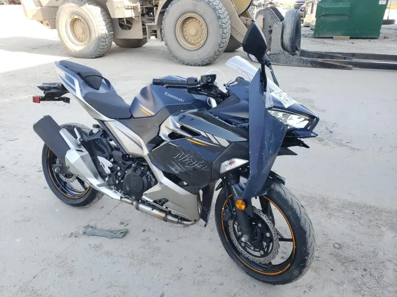 Kawasaki Ex400 2023г.