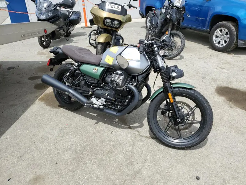 Moto Guzzi V7 Stone 2022г.