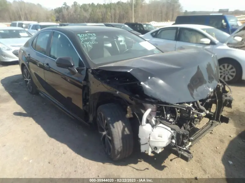 Toyota Camry 2018г.