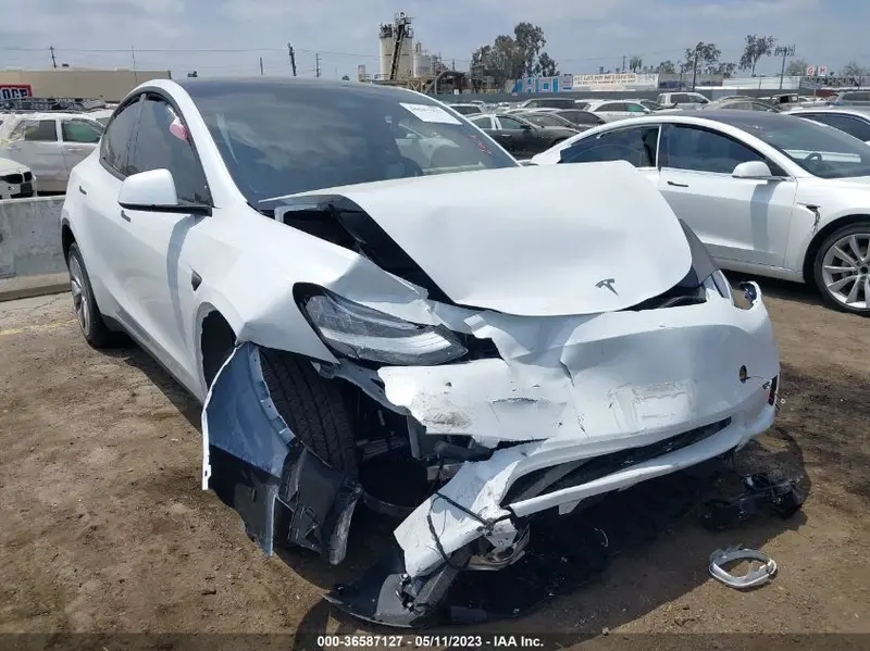 Tesla Model Y 2023г.