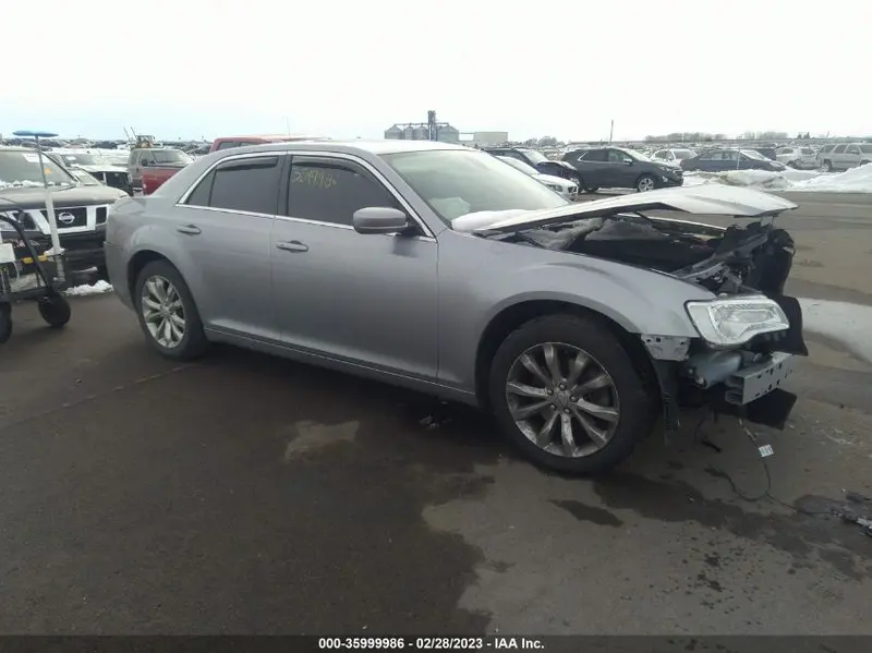 Chrysler 300 2016г.