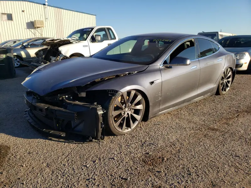 Tesla Model S 2021г.