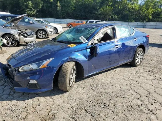 Nissan Altima 2020г.