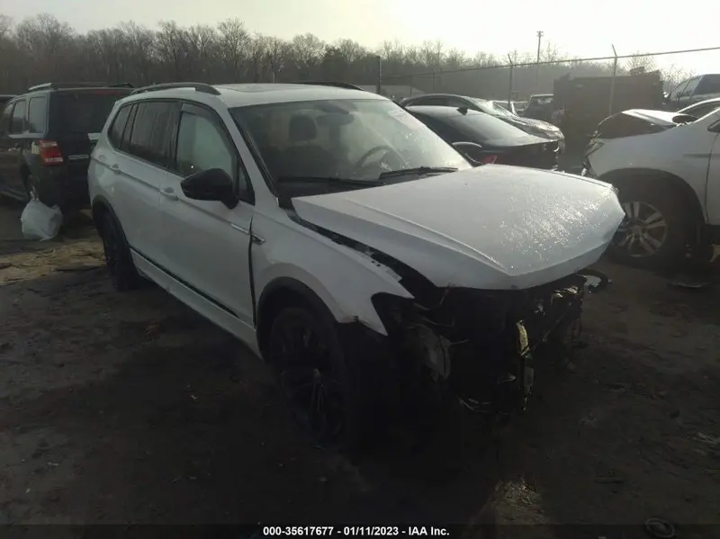 Volkswagen Tiguan 2021г.