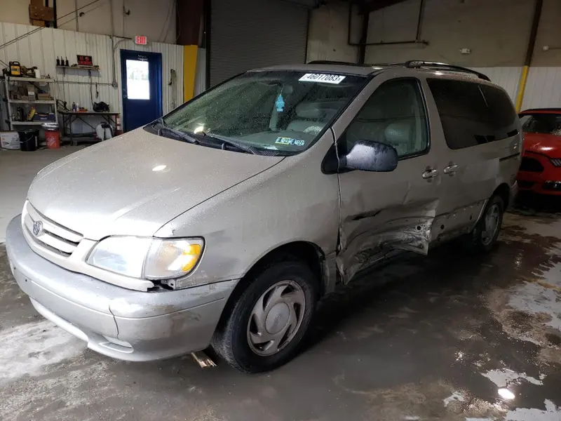 Toyota Sienna 2001г.