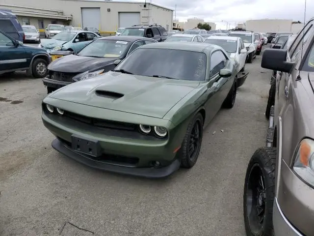 Dodge Challenger 2021г.