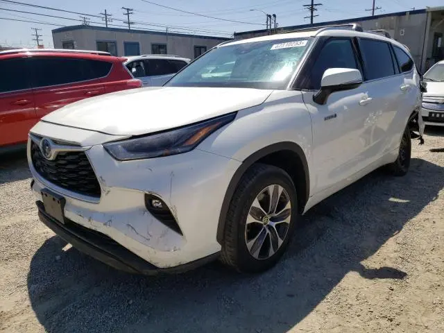 Toyota Highlander 2021г.
