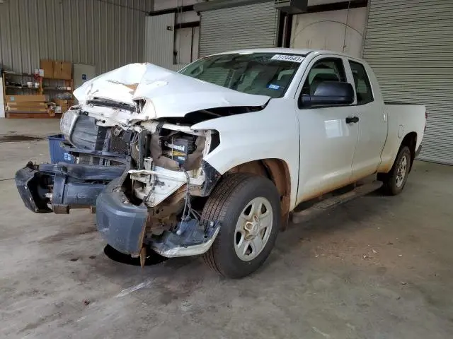 Toyota Tundra 2015г.