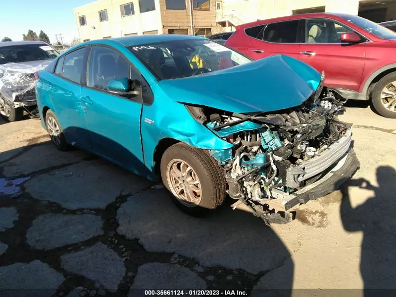 Toyota Prius Prime 2022г.