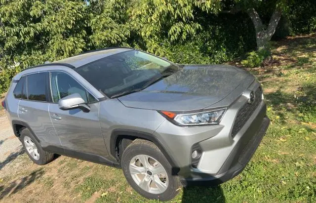 Toyota RAV4 2021г.