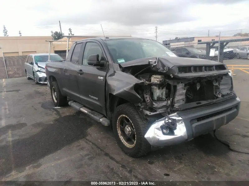 Toyota Tundra 2017г.