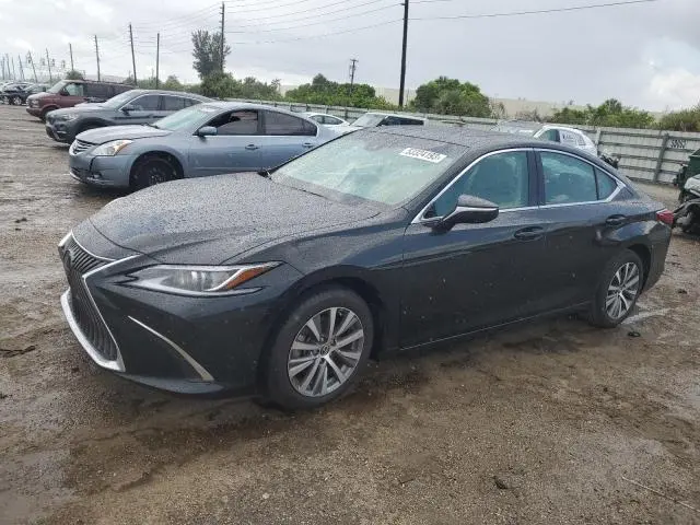 Lexus ES 2019г.