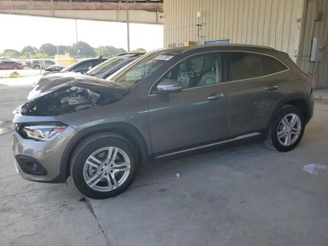 Mercedes-Benz GLA-Class 2023г.