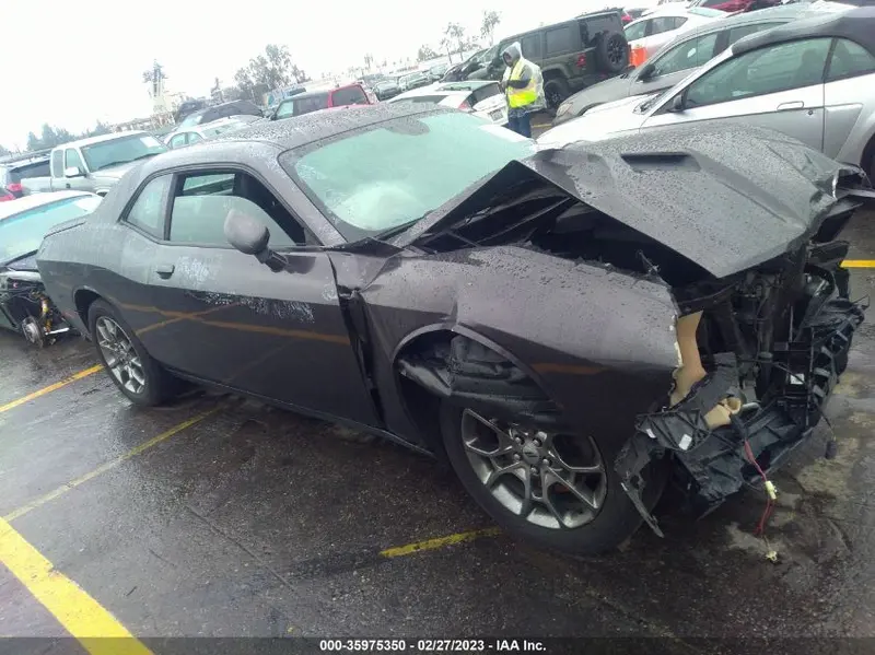 Dodge Challenger 2017г.