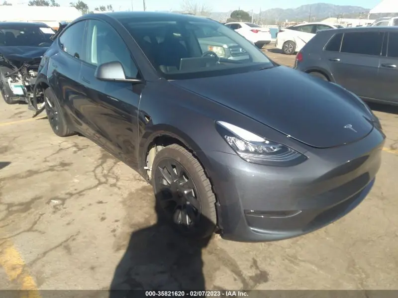 Tesla Model Y 2023г.