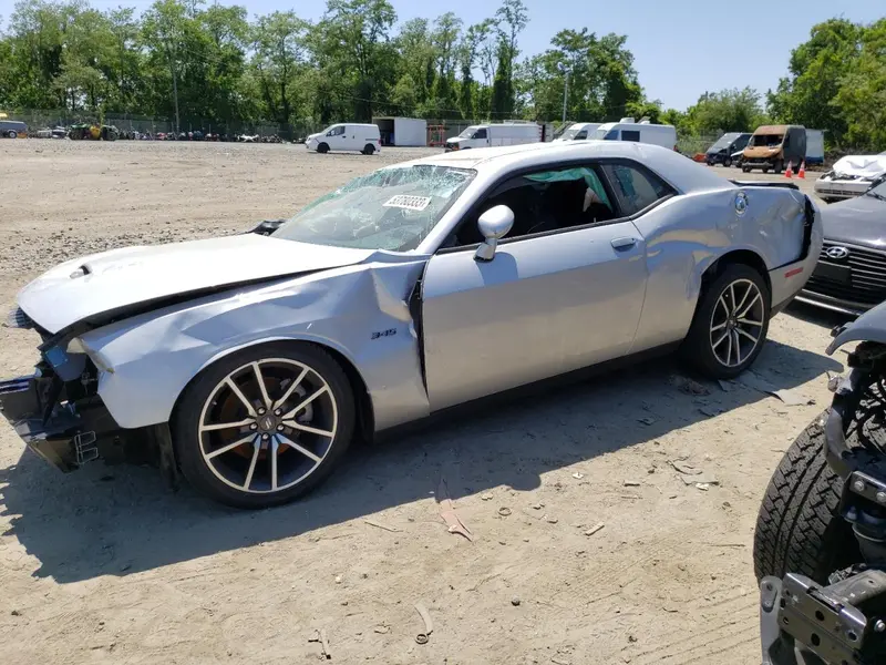 Dodge Challenger 2023г.