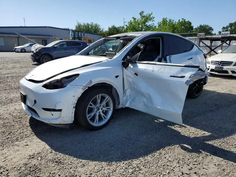 Tesla Model Y 2023г.