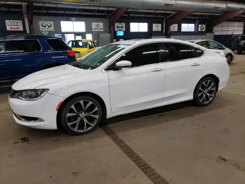 Chrysler 200 2015г.