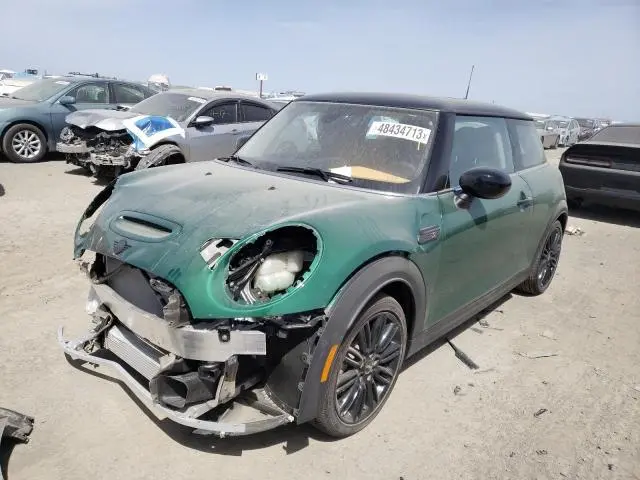 Mini Cooper 2023г.