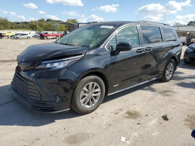 Toyota Sienna 2021г.