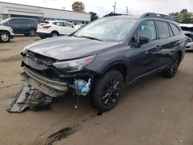 Subaru Outback 2023г.
