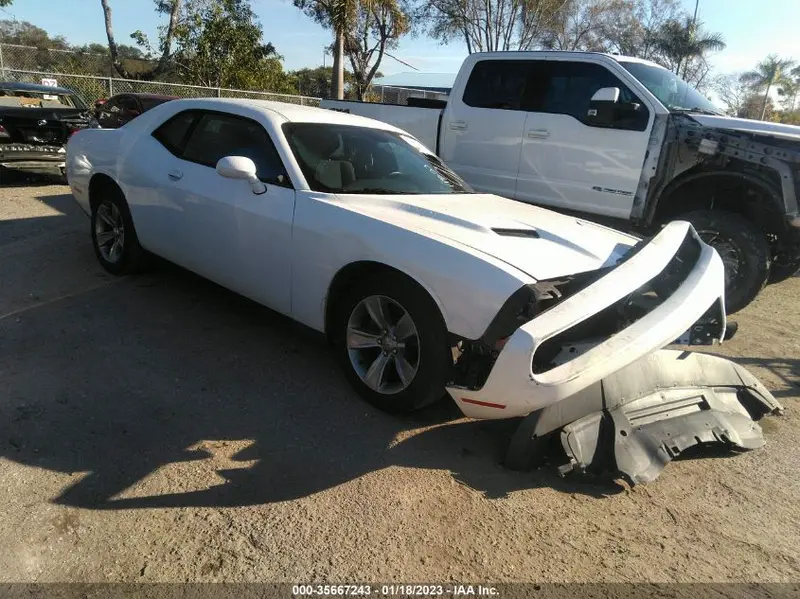 Dodge Challenger 2016г.