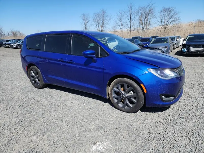 Chrysler Pacifica 2020г.