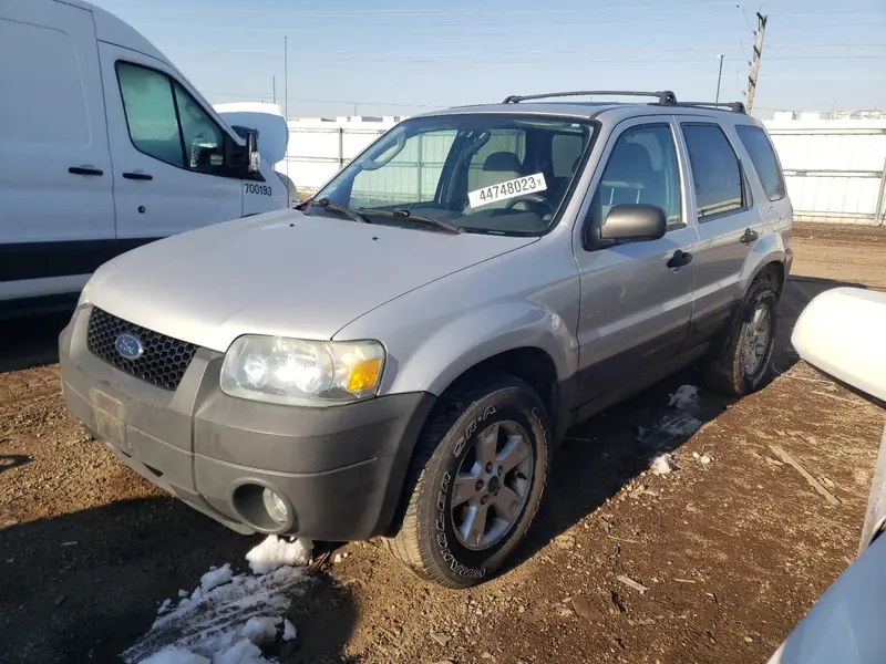 Ford Escape 2005г.