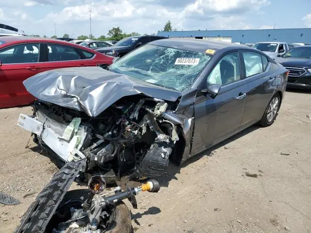 Nissan Altima 2023г.