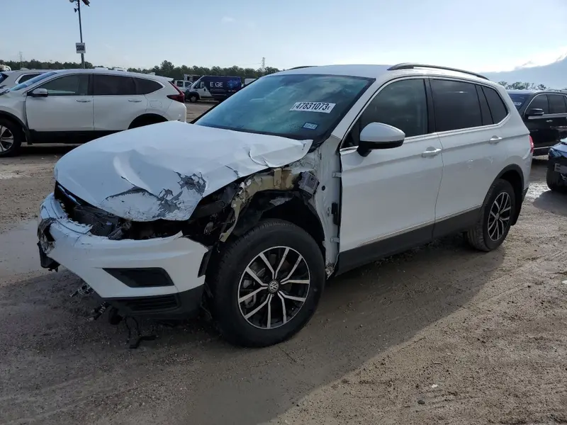 Volkswagen Tiguan 2021г.