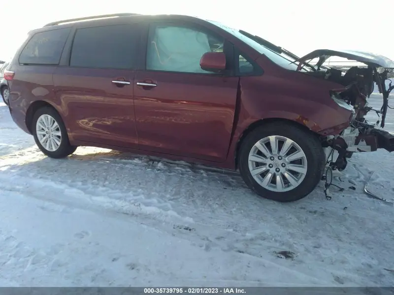 Toyota Sienna 2015г.