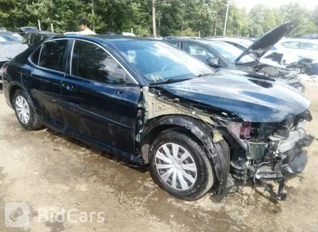 Toyota Camry 2020г.