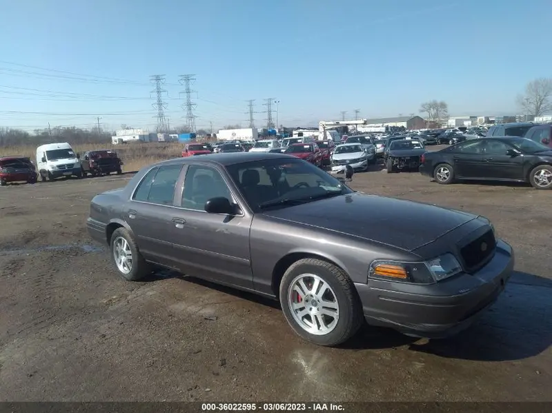 Ford Crown Victoria 2008г.