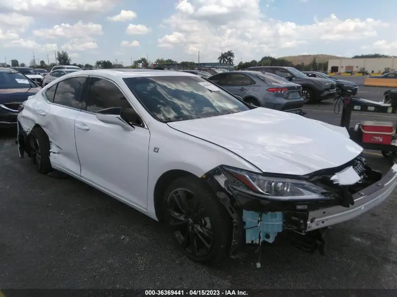 Lexus ES 350 2022г.