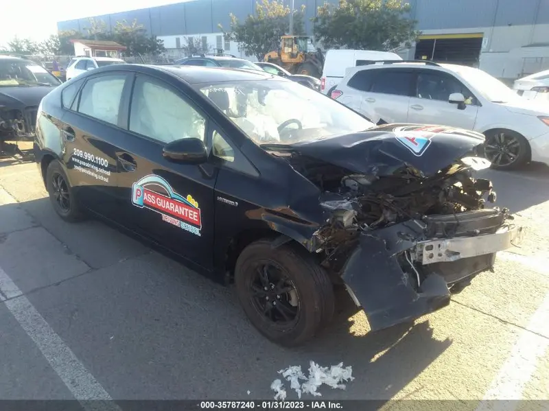 Toyota Prius 2015г.