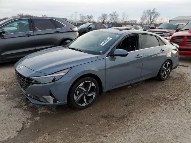 Hyundai Elantra 2022г.