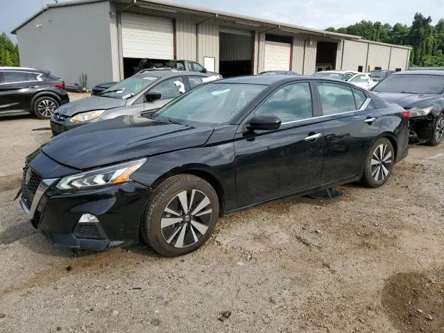 Nissan Altima 2021г.