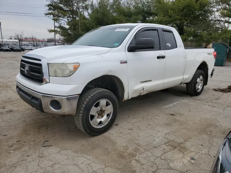 Toyota Tundra 2010г.