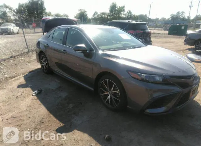 Toyota Camry 2023г.